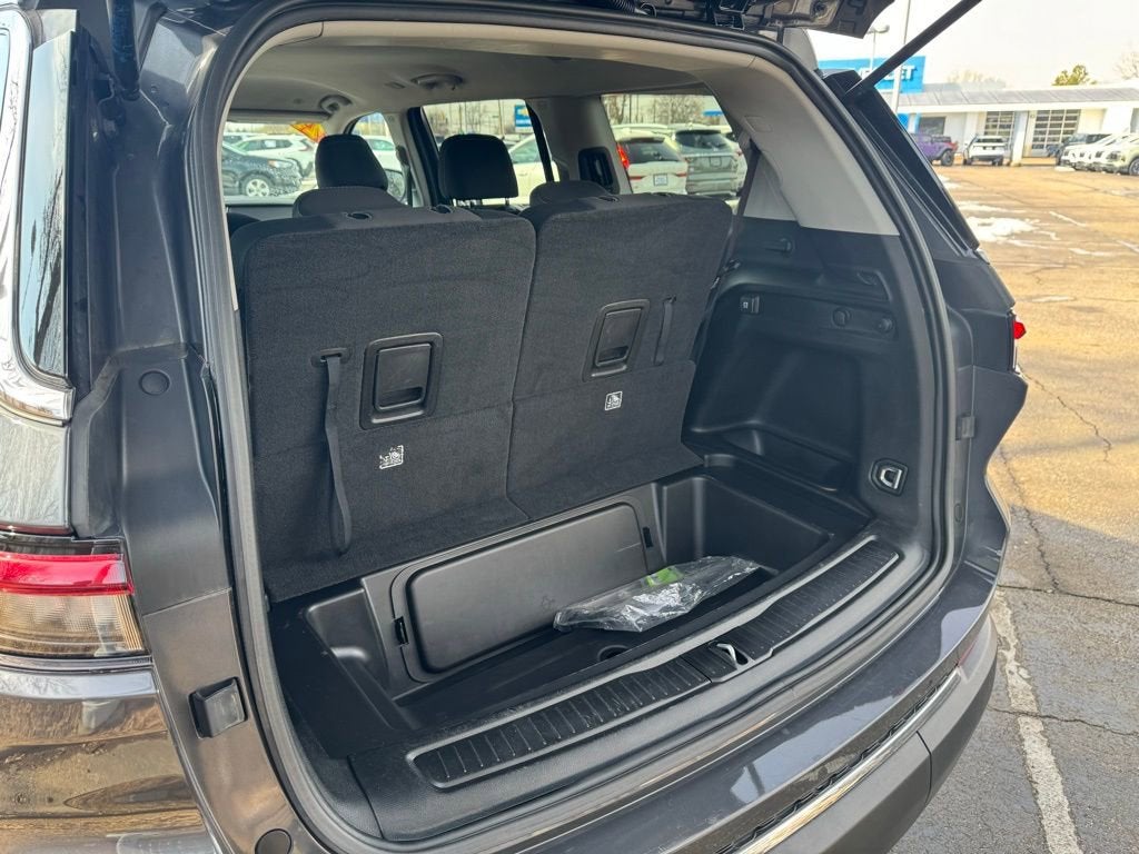 2023 Jeep Grand Cherokee L Laredo