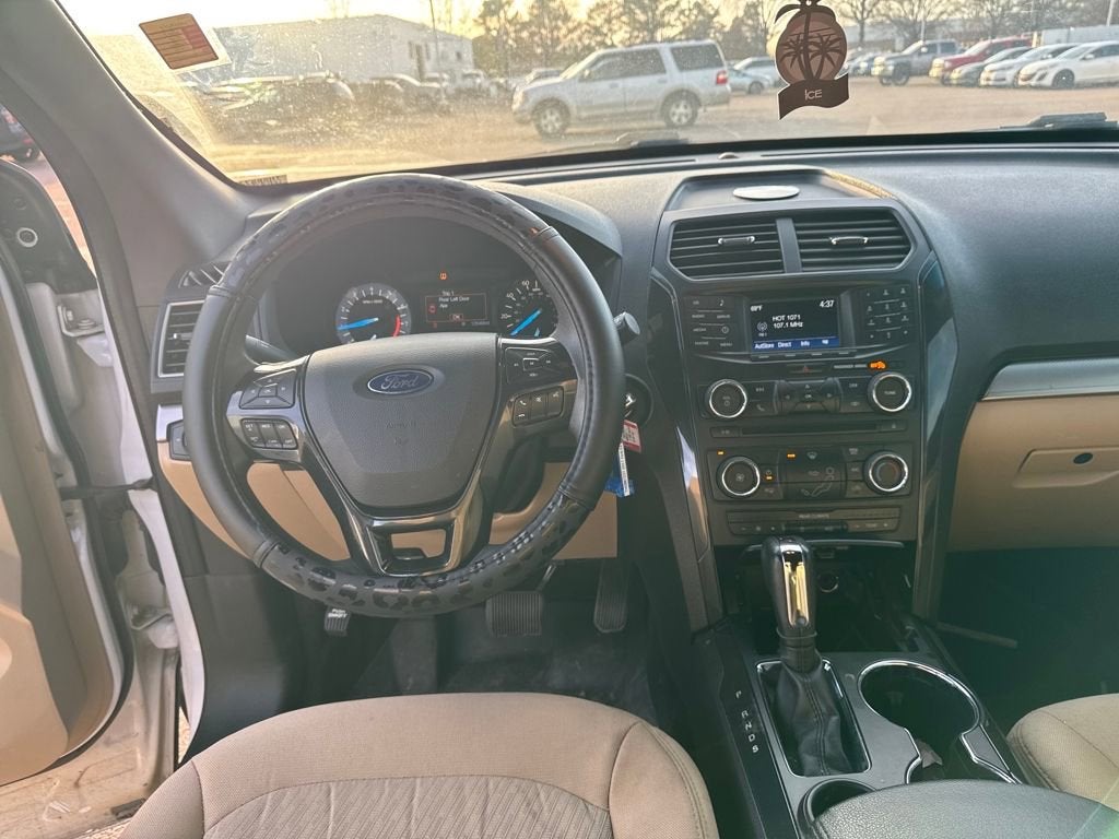2017 Ford Explorer Base