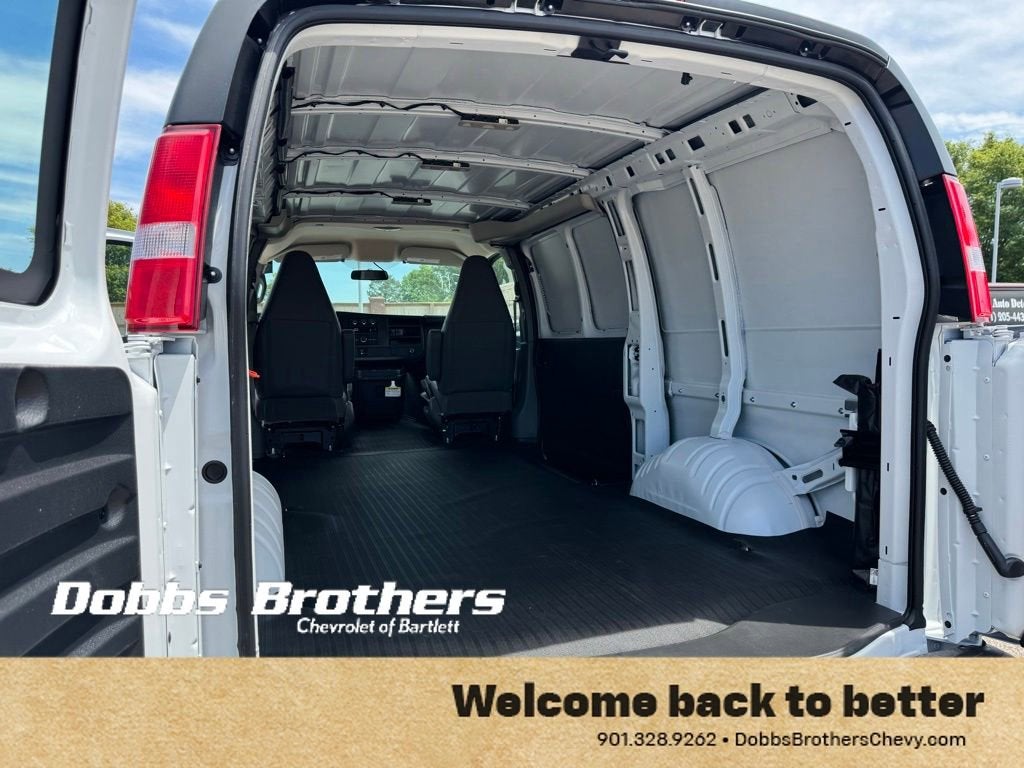 2026 Chevrolet Express Cargo WT