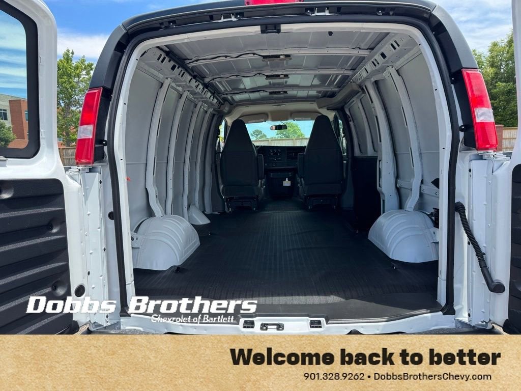 2026 Chevrolet Express Cargo WT
