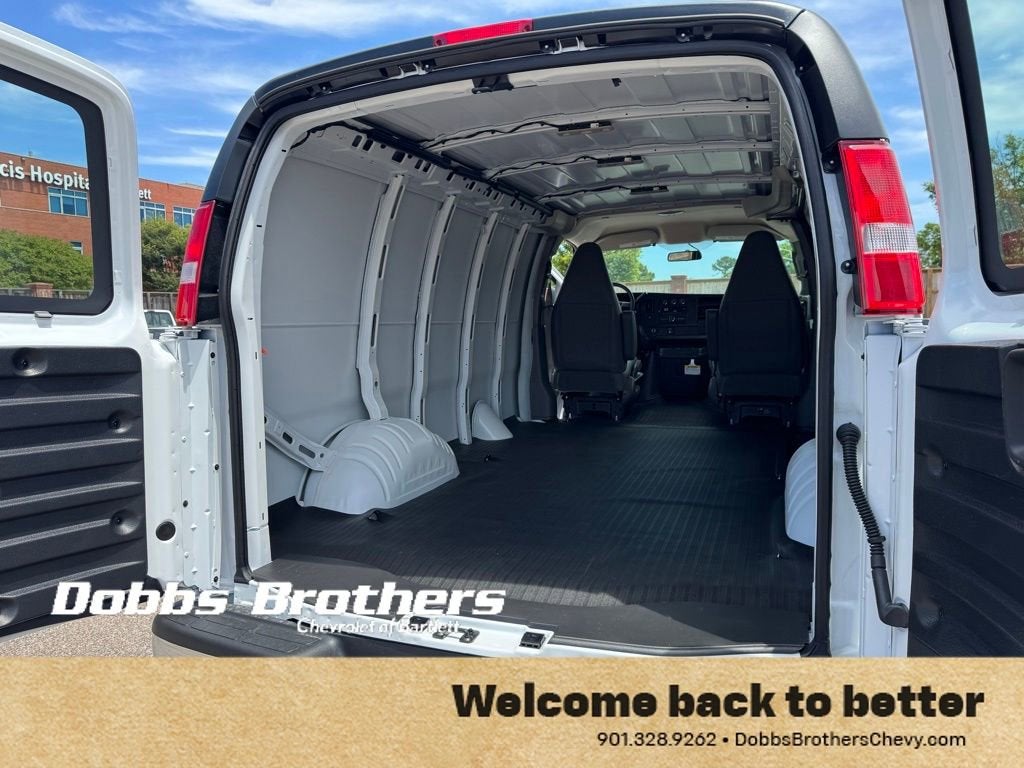 2026 Chevrolet Express Cargo WT