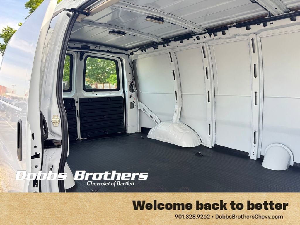 2026 Chevrolet Express Cargo WT