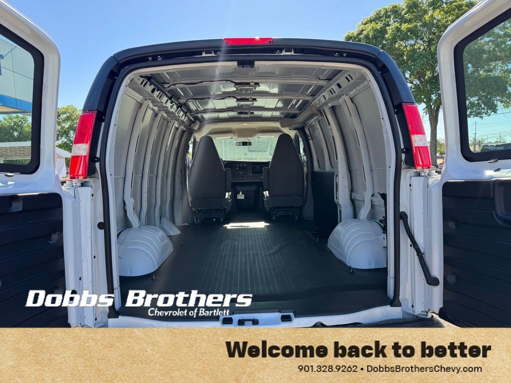 2026 Chevrolet Express Cargo WT