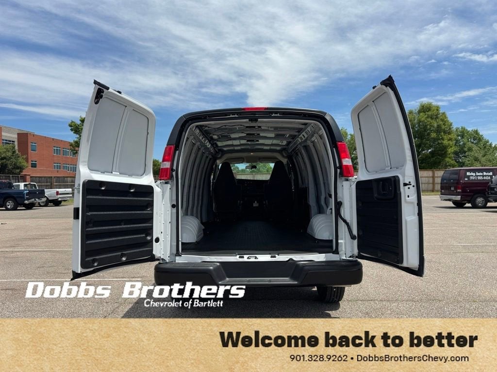 2026 Chevrolet Express Cargo WT