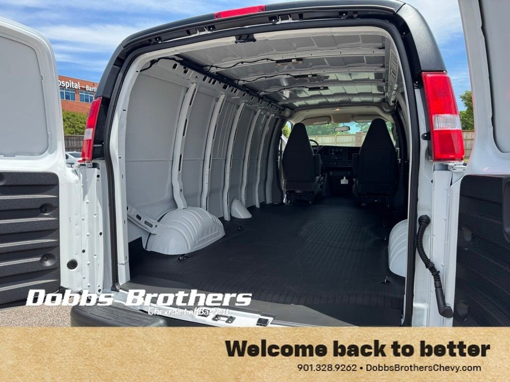 2026 Chevrolet Express Cargo WT