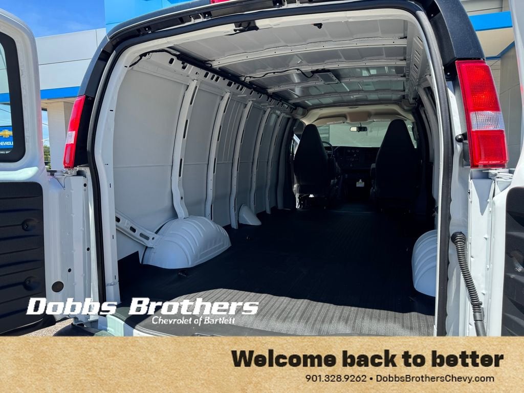 2026 Chevrolet Express Cargo WT