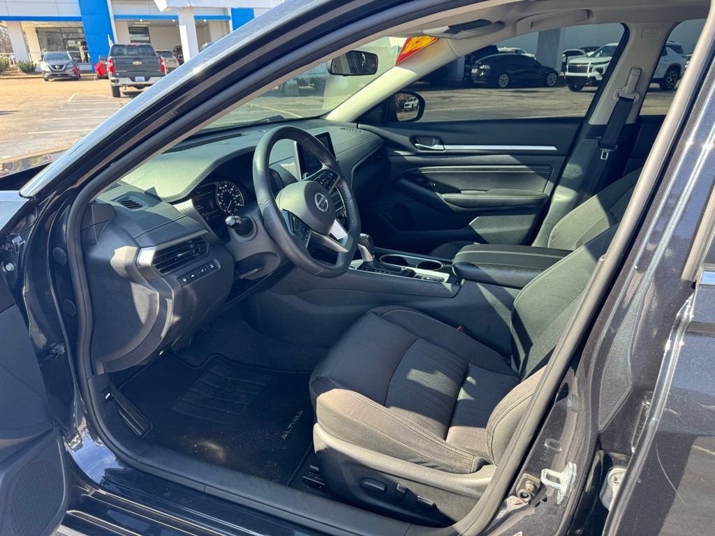 2022 Nissan Altima 2.5 SV