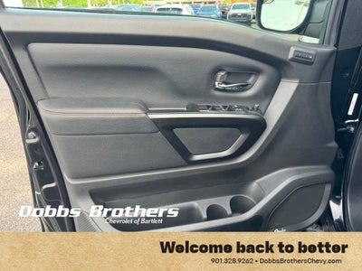 2023 Nissan TITAN Crew Cab PRO-4X 4x4
