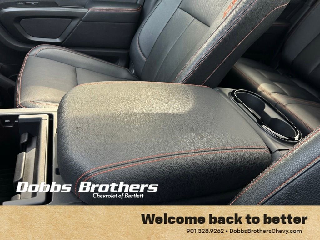 2023 Nissan TITAN Crew Cab PRO-4X 4x4