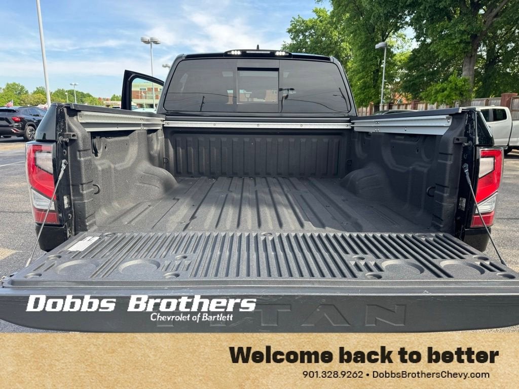 2023 Nissan TITAN Crew Cab PRO-4X 4x4