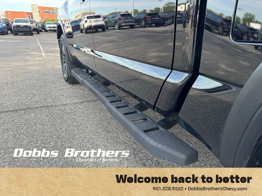 2023 Nissan TITAN Crew Cab PRO-4X 4x4