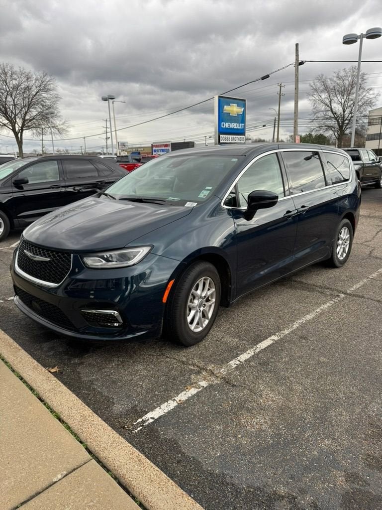 2023 Chrysler Pacifica Touring L