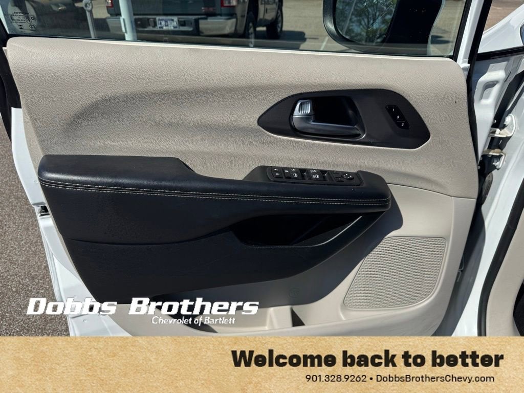 2023 Chrysler Pacifica Touring L