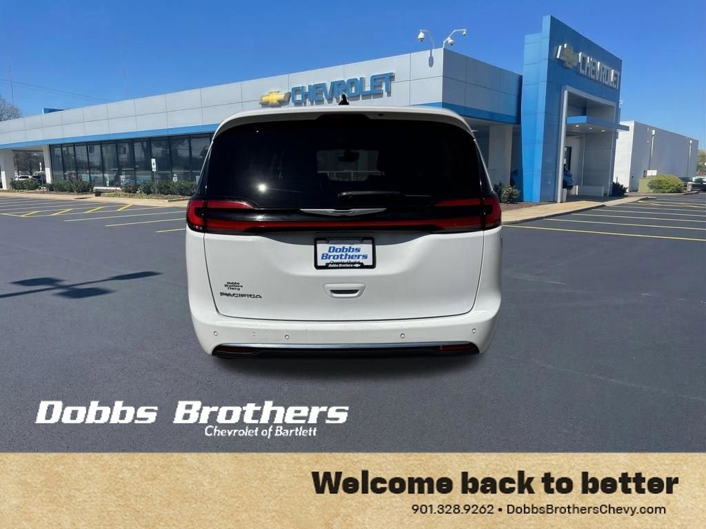 2023 Chrysler Pacifica Touring L