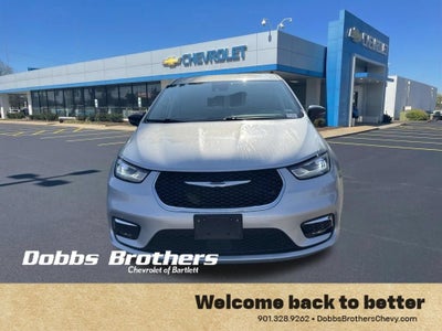2024 Chrysler Pacifica Touring L