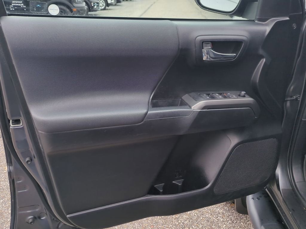 2022 Toyota Tacoma 4WD SR