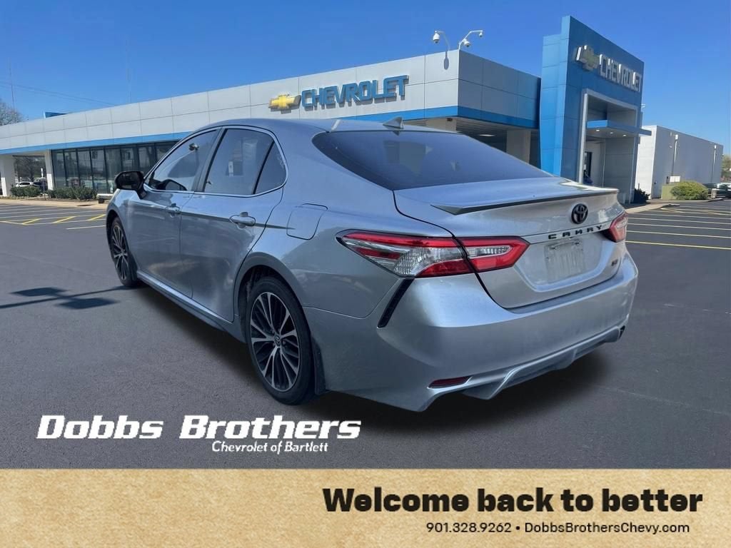 2020 Toyota Camry SE