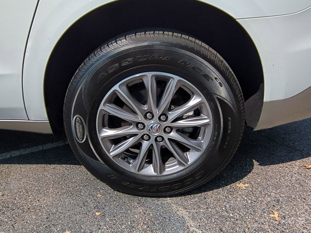 2023 Buick Enclave Essence