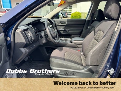 2024 Nissan Pathfinder SV