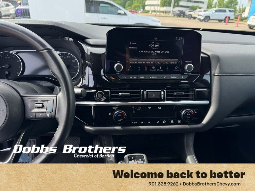 2024 Nissan Pathfinder SV