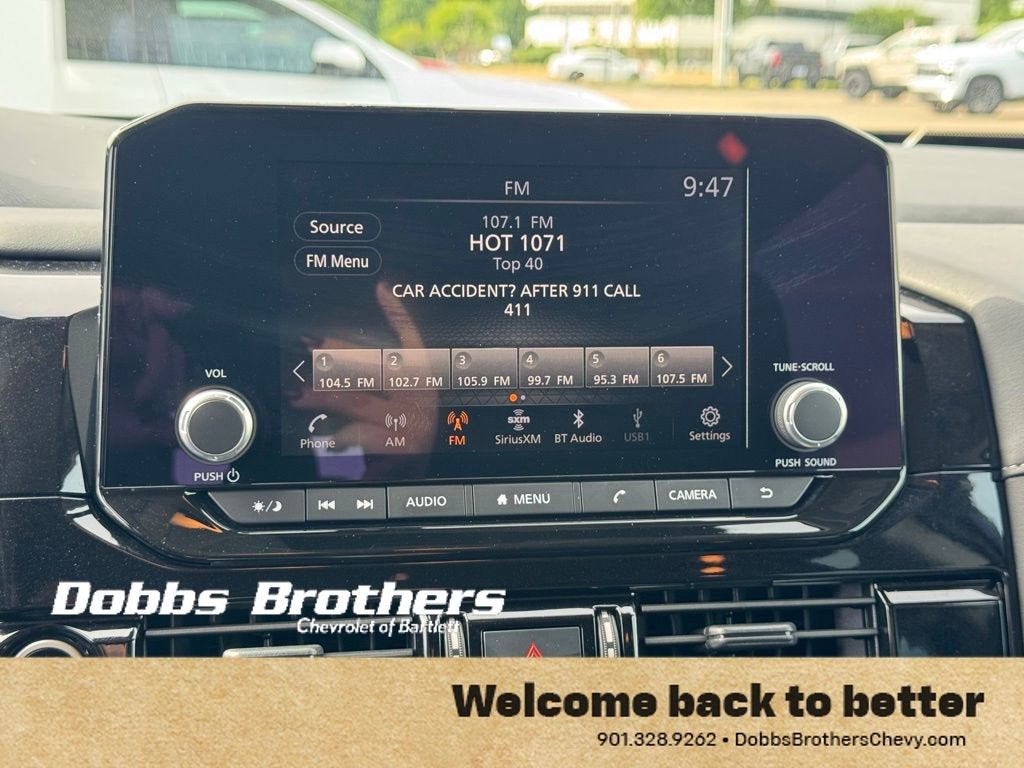 2024 Nissan Pathfinder SV