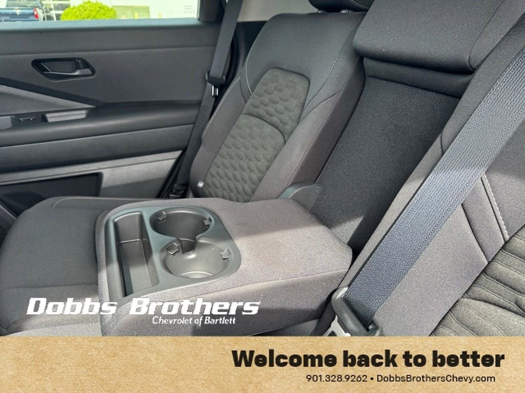 2024 Nissan Pathfinder SV
