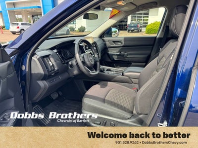 2024 Nissan Pathfinder SV