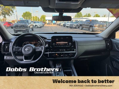 2025 Nissan Pathfinder SV