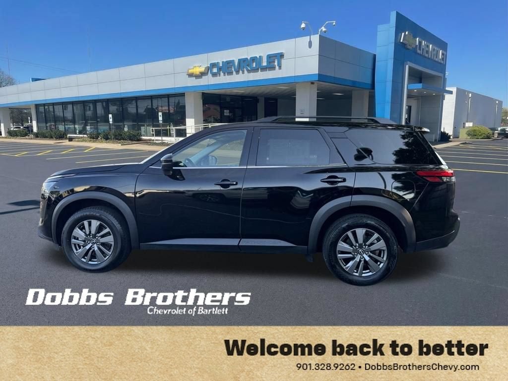 2025 Nissan Pathfinder SV