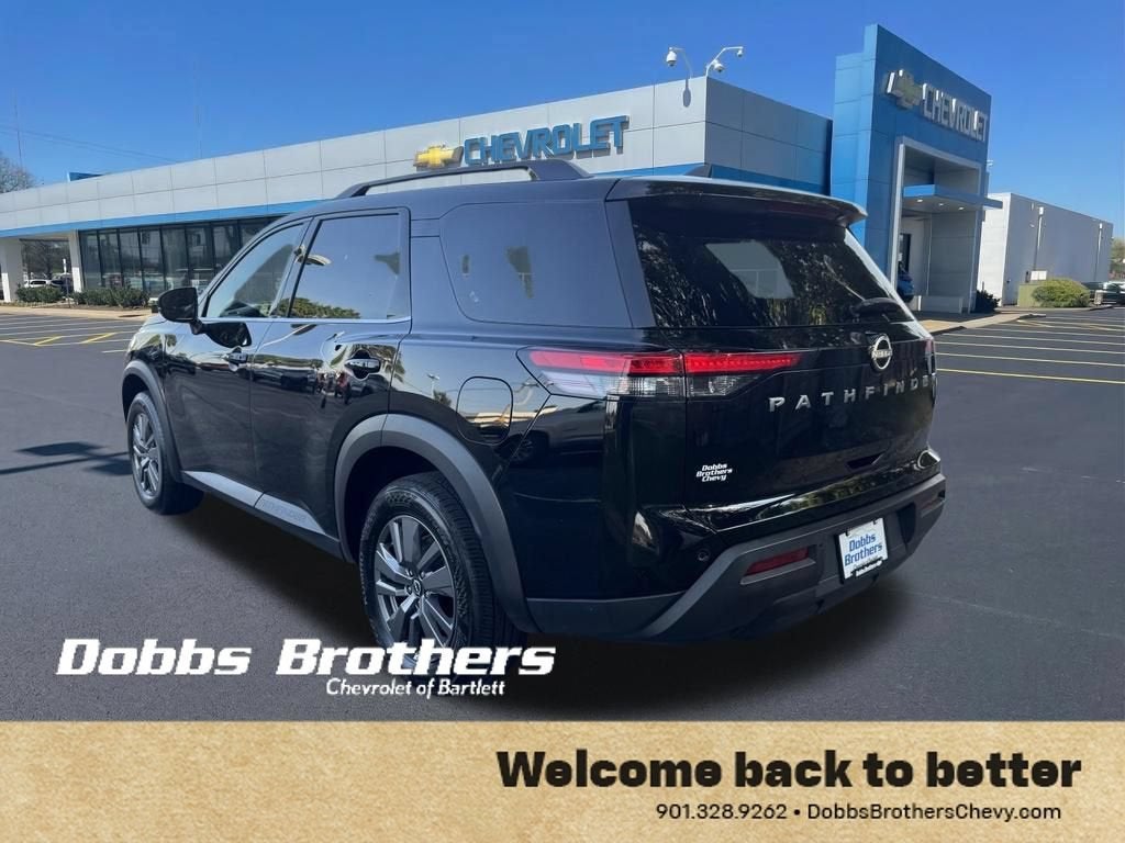 2025 Nissan Pathfinder SV