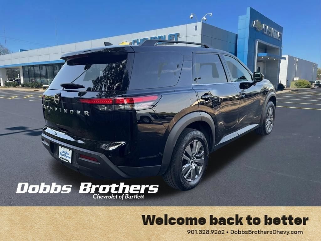 2025 Nissan Pathfinder SV