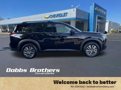 2025 Nissan Pathfinder SV