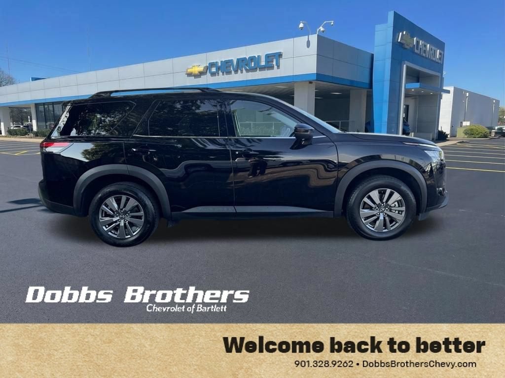 2025 Nissan Pathfinder SV